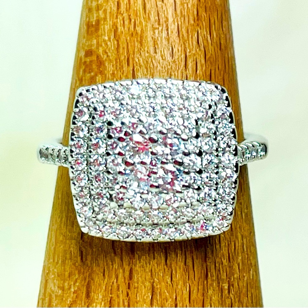 Gorgeous Sterling Silver/925 Silver Filled Cubic Zirconia Ring/Size 8